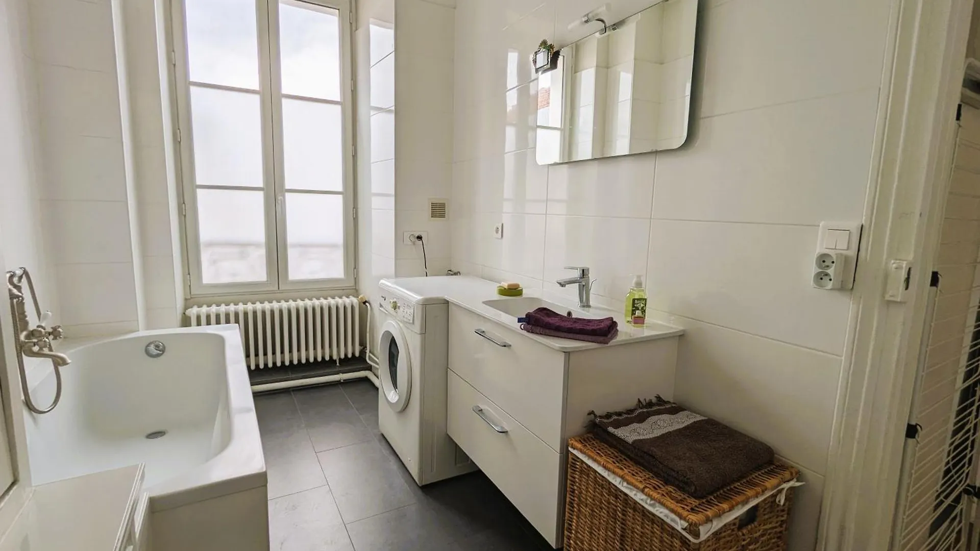 Apartment Typique Et Confortable - Voltaire Paris
