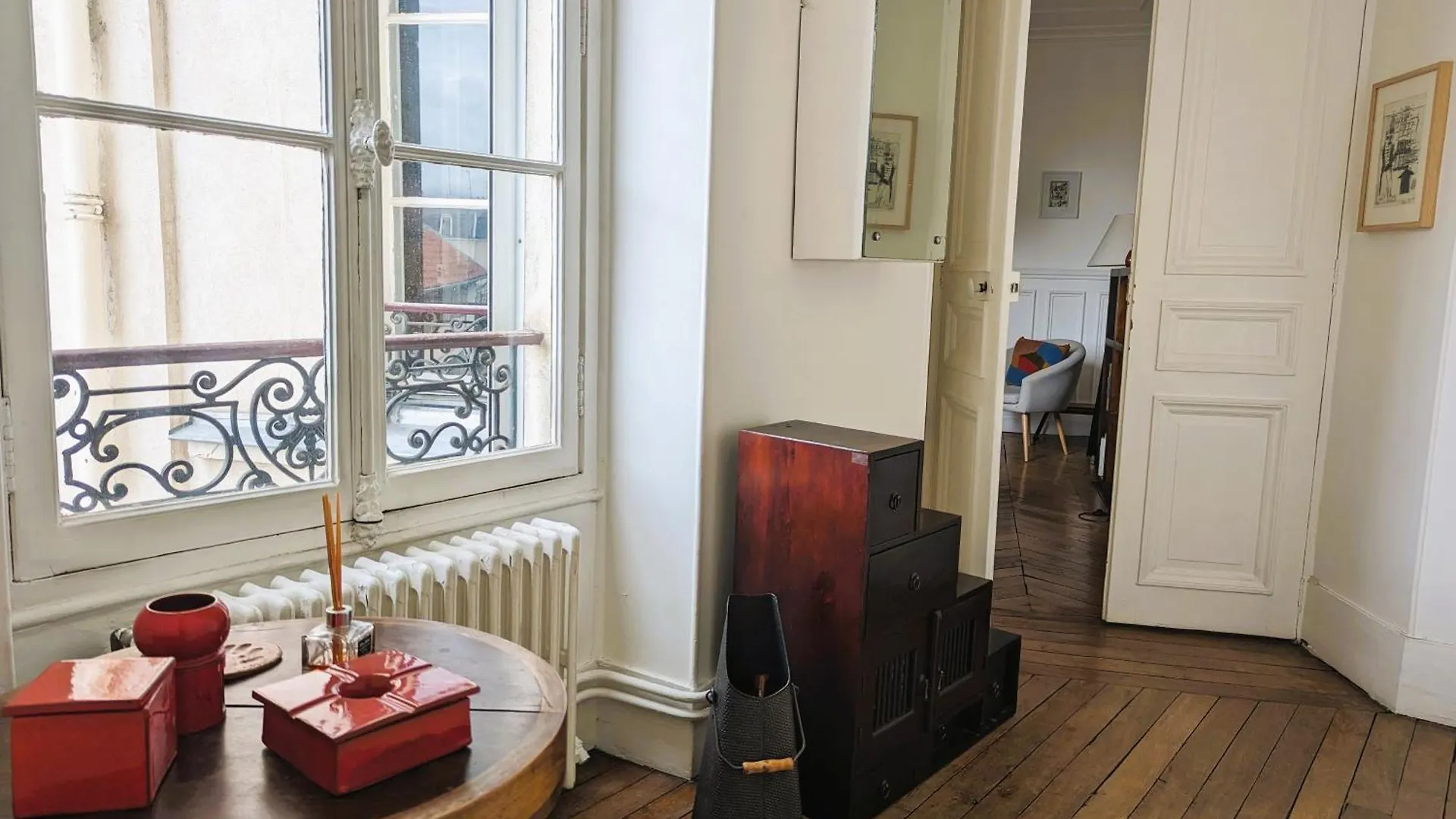 Typique Et Confortable - Voltaire