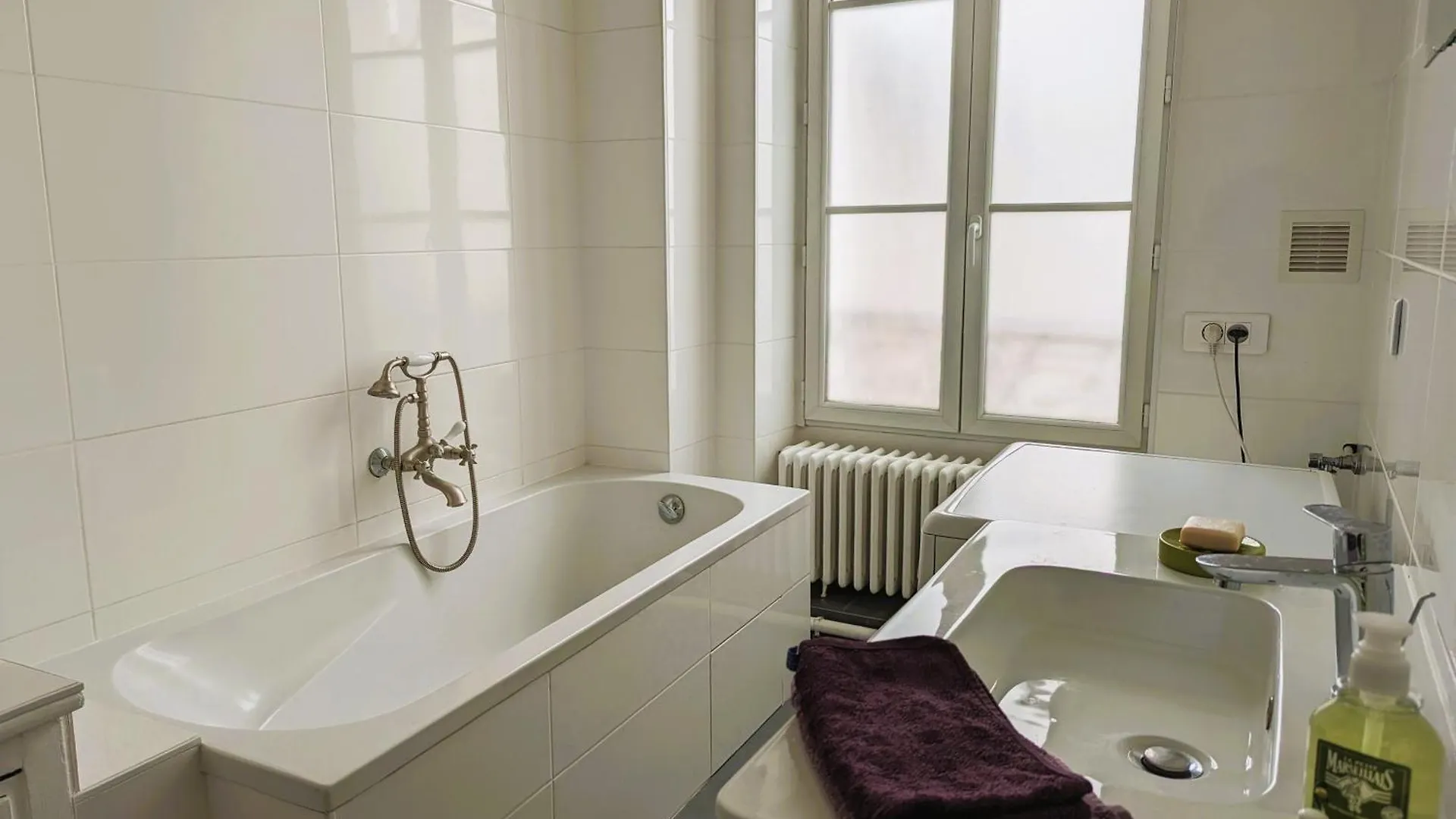 Typique Et Confortable - Voltaire Apartment *